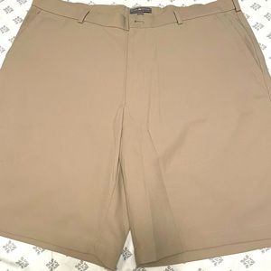 Men’s Peter Millar golf shorts